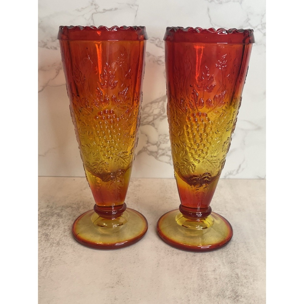 VTG 1970s L.E. SMITH AMBERINA GRAPE LEAF PATTERN SCALLOP RIM RED GLASS 7" Set